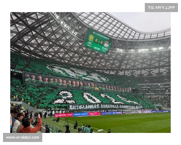 国安主场5-1大胜梅州,工体球迷高歌送别赛季